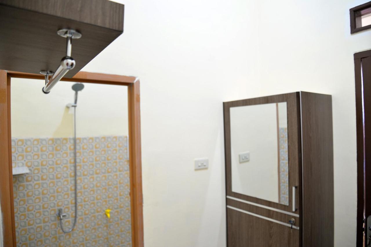 Haura Syariah Home Stay 반다르 람풍 외부 사진
